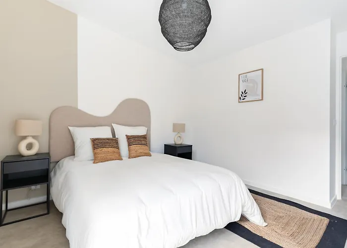 Jolie Maison Lumineuse De Style Industriel * 보르도